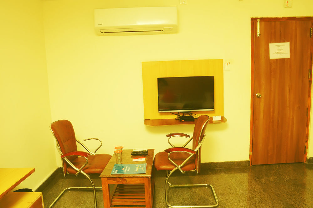 Oyo Rooms Srinivasam Complex Tirupati Luaran gambar