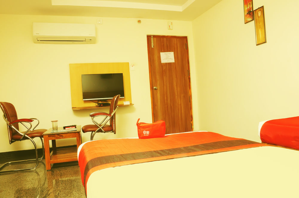Oyo Rooms Srinivasam Complex Tirupati Luaran gambar