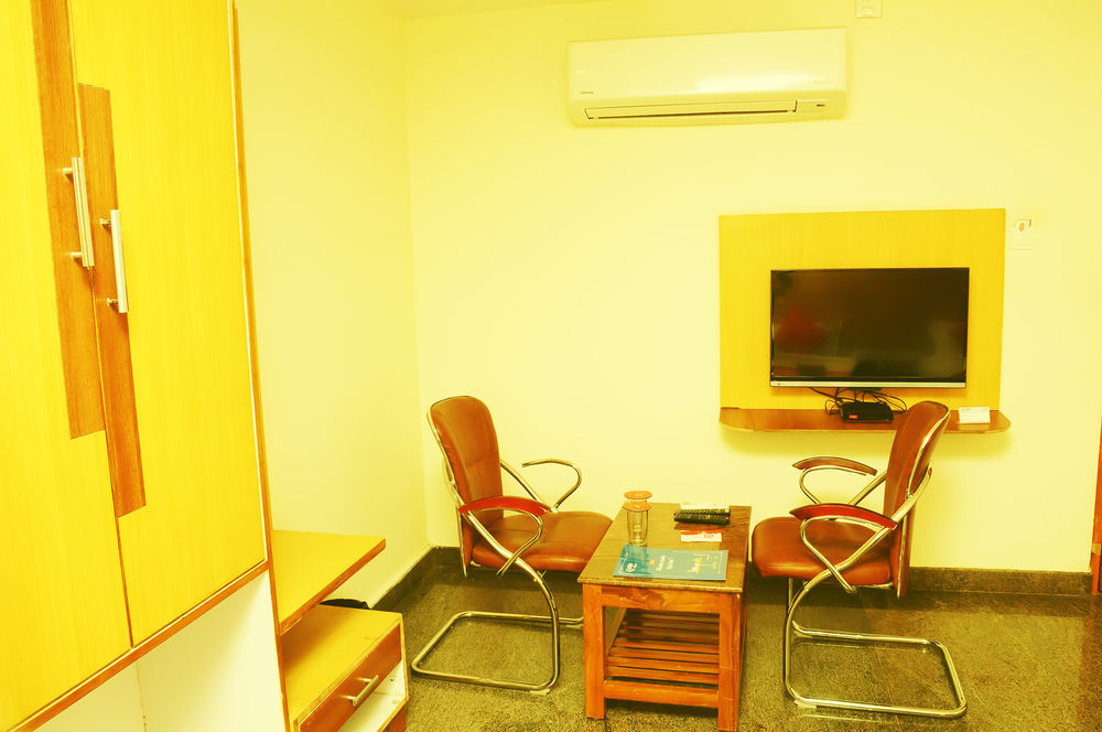 Oyo Rooms Srinivasam Complex Tirupati Luaran gambar